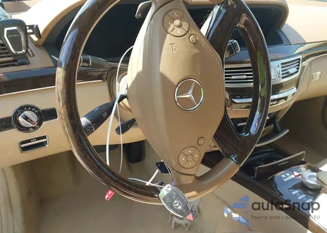 2011 Mercedes-Benz S 400 Hybrid z USA, uszkodzony, nr VIN WDDNG9FB9BA363110